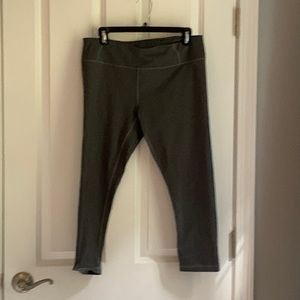 Lucy capri workout pants great pre loved condition!